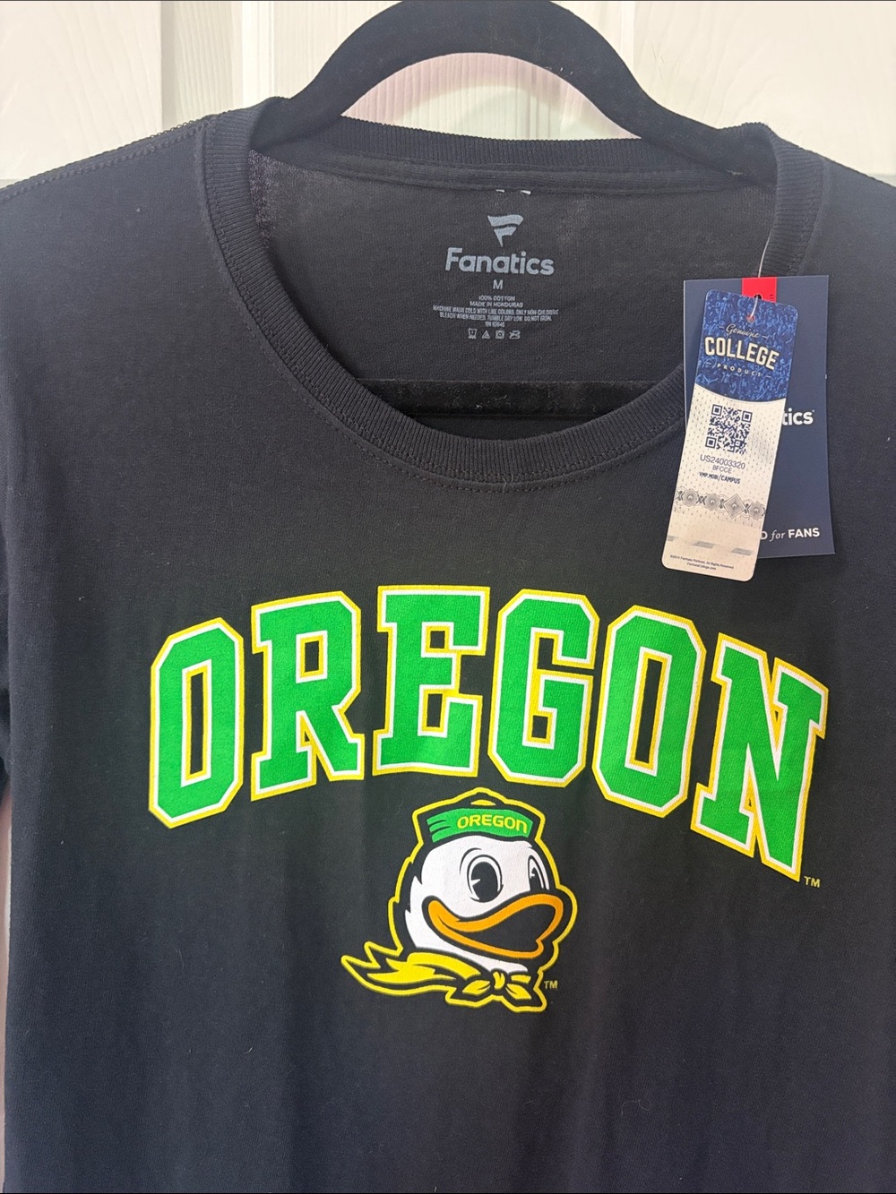 NWT Fanatics Black Oregon Ducks Tee with Green and Yellow Logo size Med